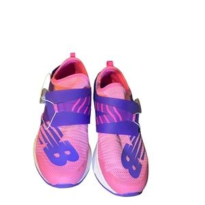 NEW BALANCE FULL CORE CANY PINK- size 5.5 kids